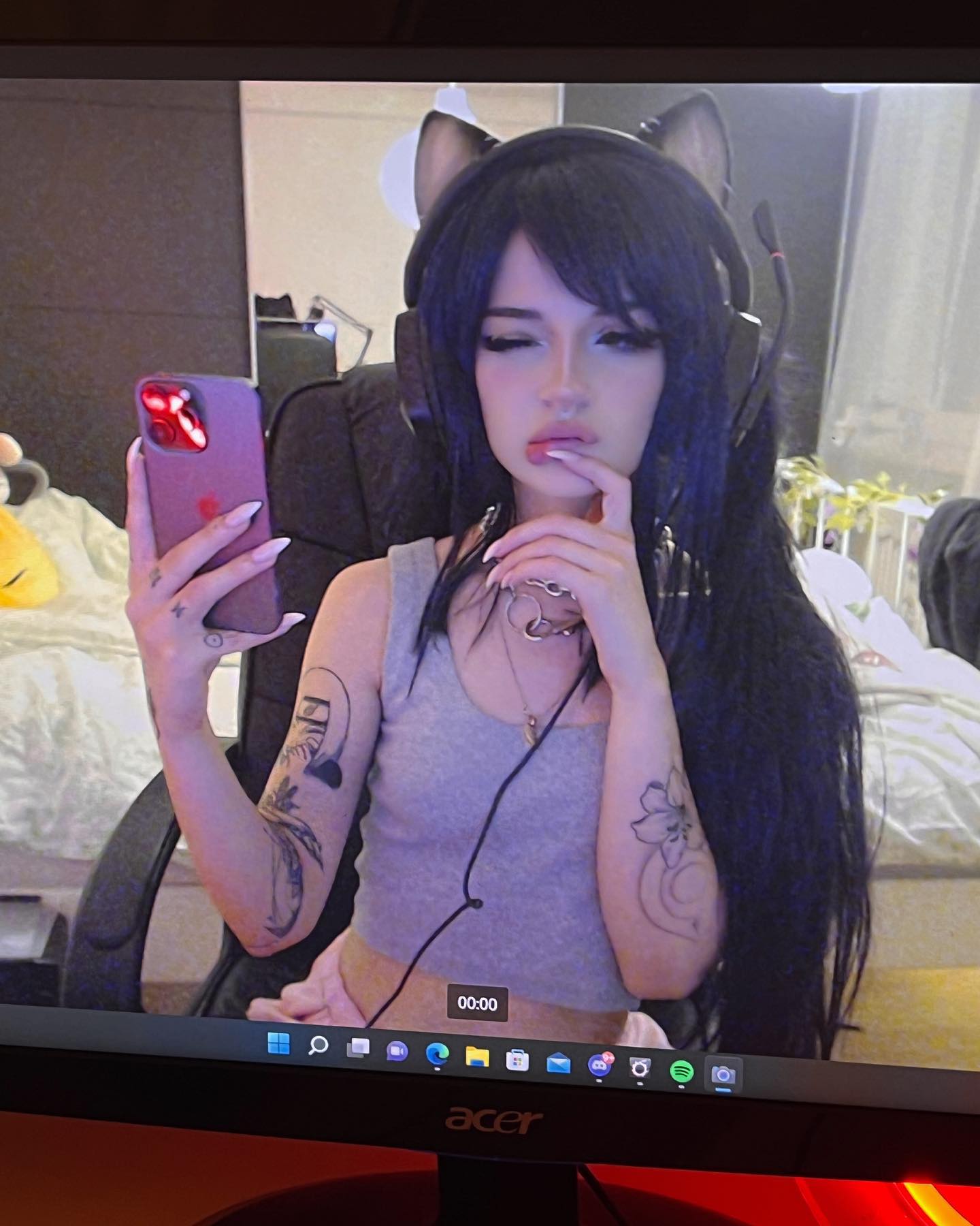 cata.leyah instagram image archive image