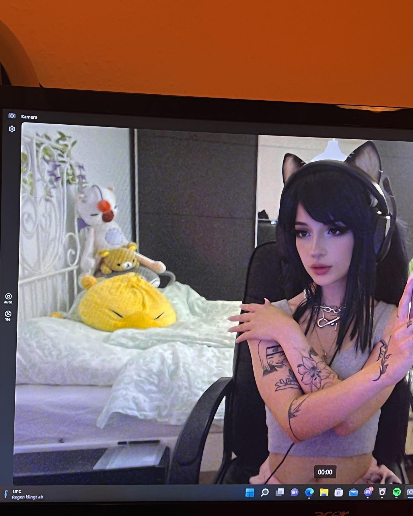 cata.leyah instagram image archive image