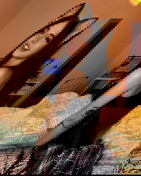 cata.leyah image ~ Altpins