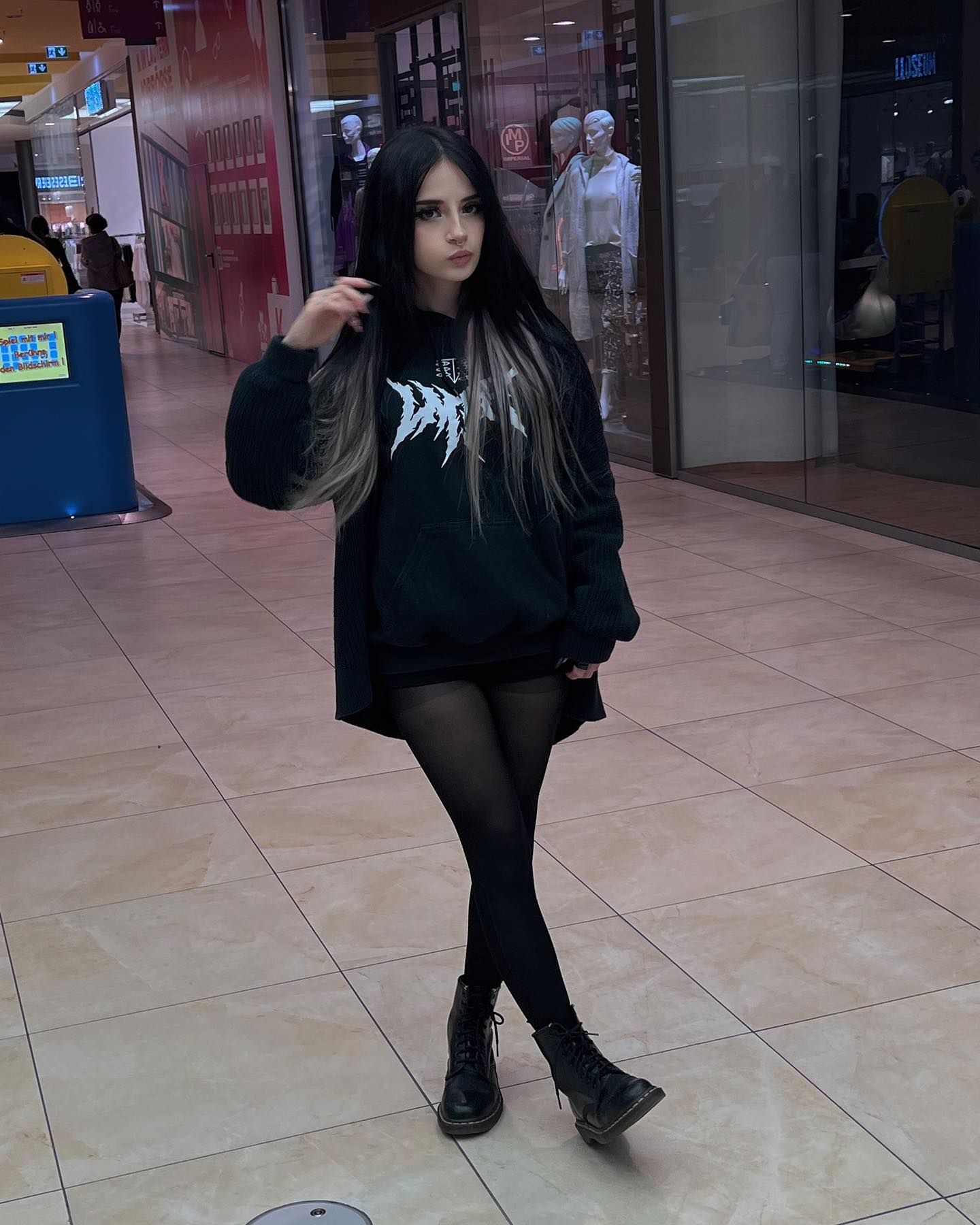 cata.leyah instagram image archive image