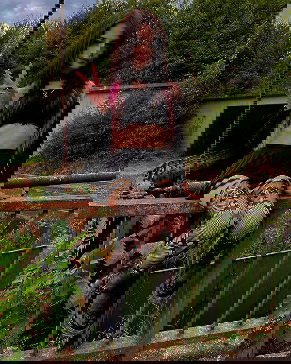 cata.leyah image ~ Altpins