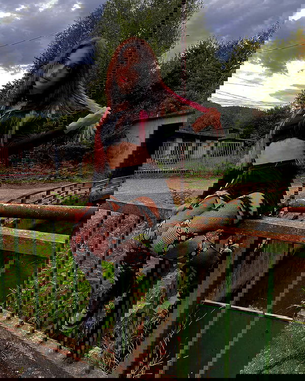 cata.leyah image ~ Altpins