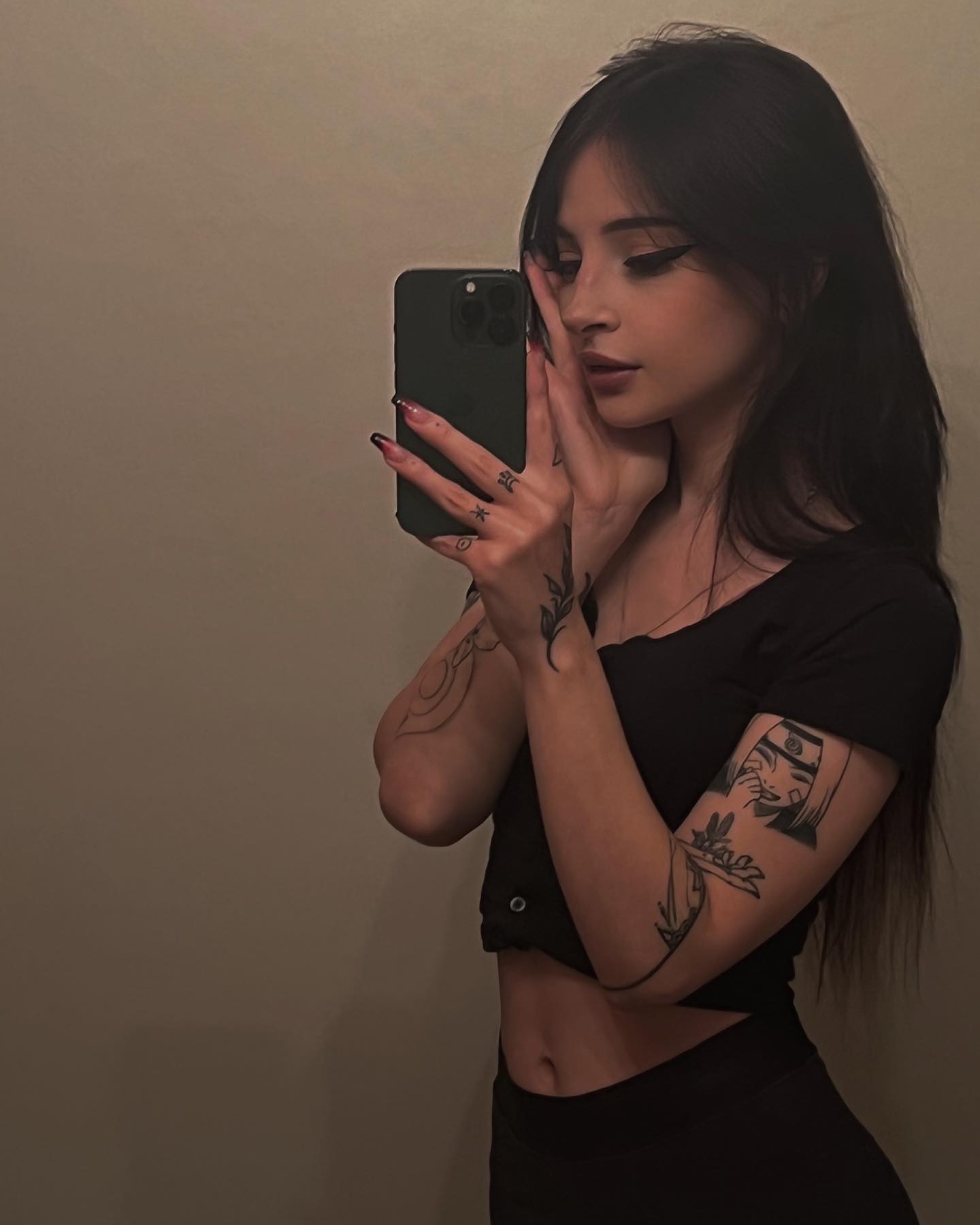 cata.leyah instagram image archive image