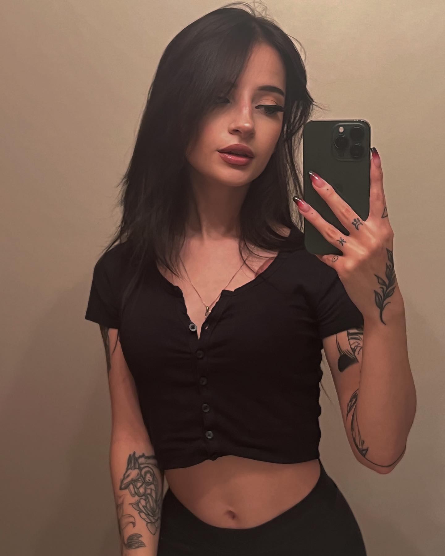 cata.leyah instagram image archive image