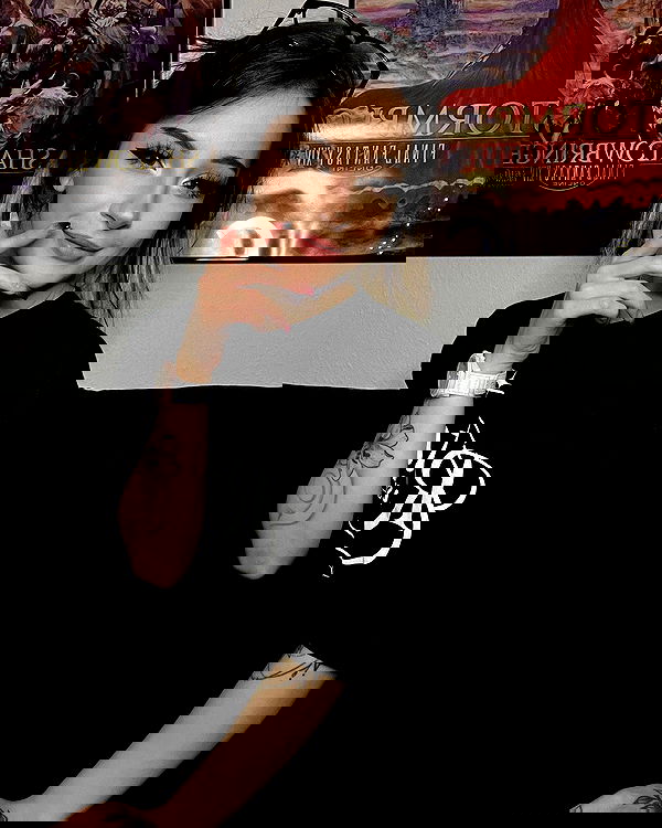 cata.leyah image ~ Altpins