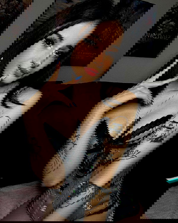 cata.leyah image ~ Altpins