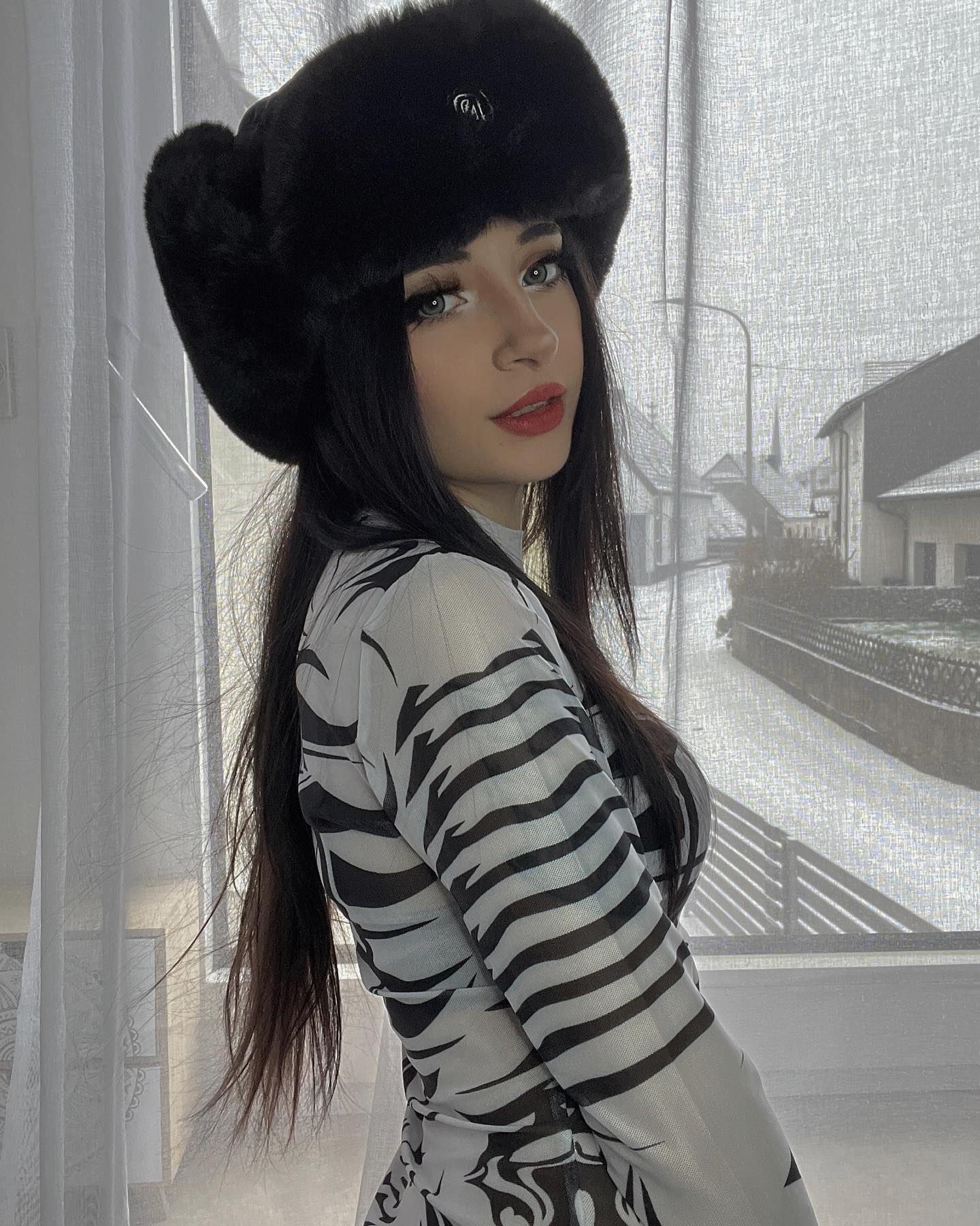 cata.leyah instagram image archive image