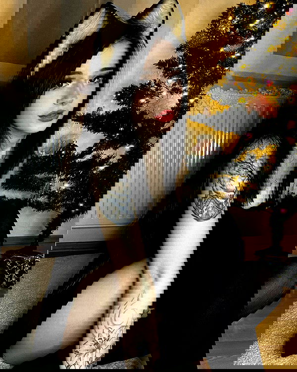 cata.leyah image ~ Altpins