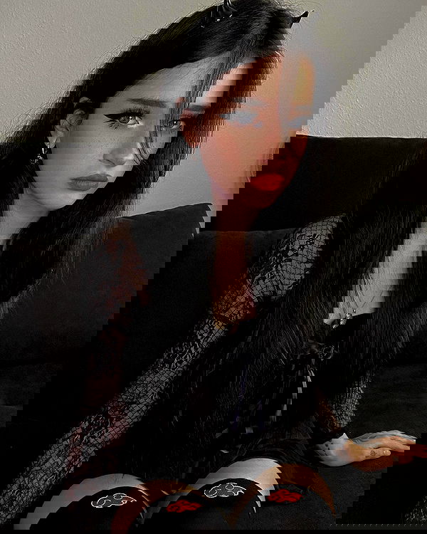 cata.leyah image ~ Altpins