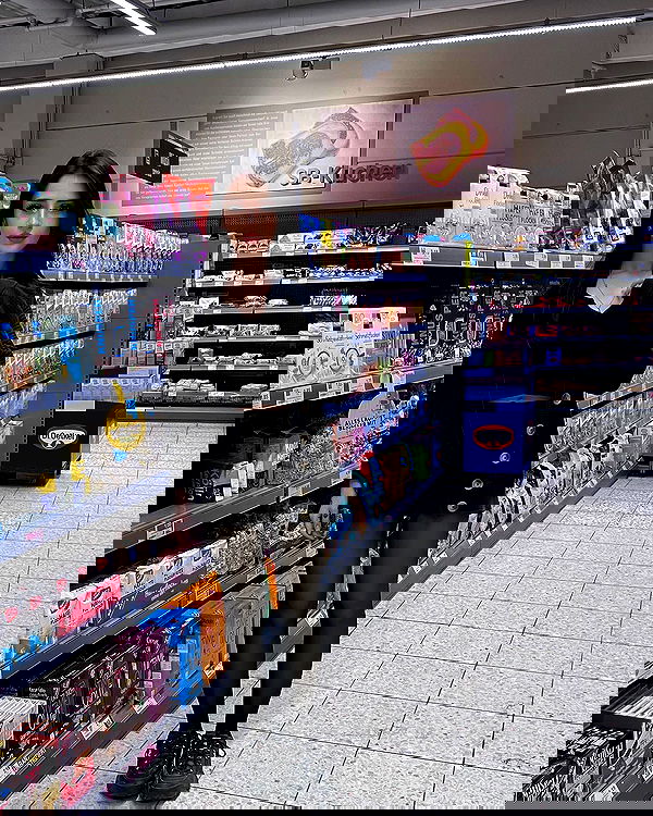 cata.leyah image ~ Altpins