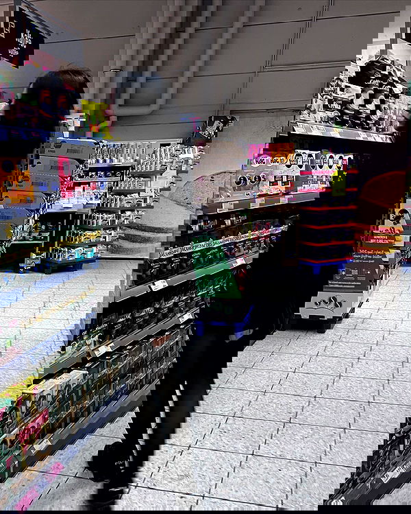 cata.leyah image ~ Altpins