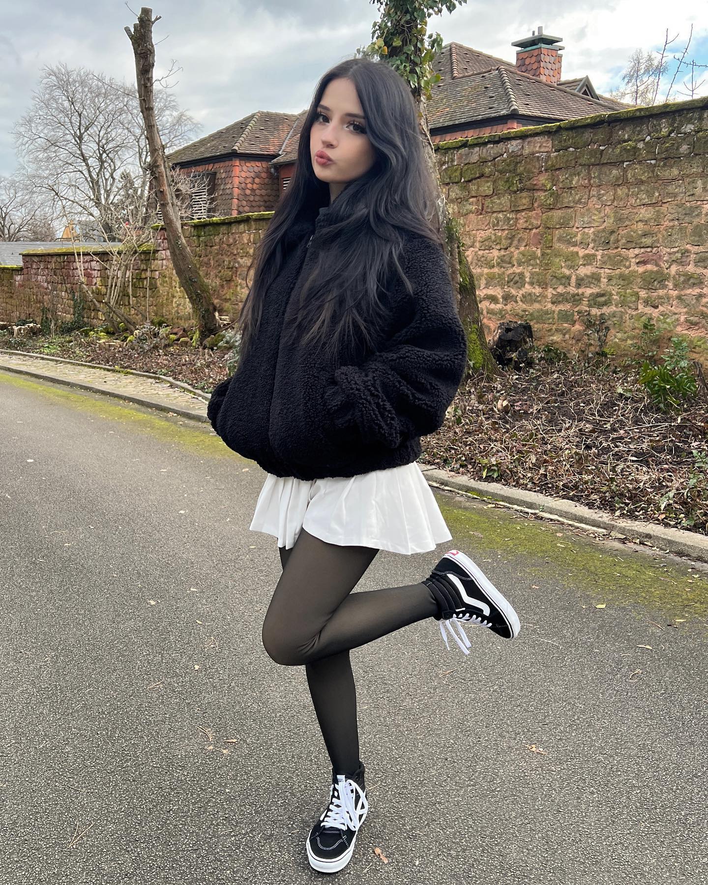 cata.leyah instagram image archive image