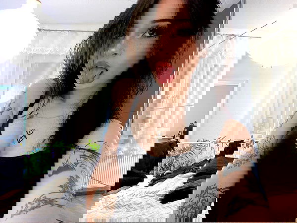 cata.leyah image ~ Altpins