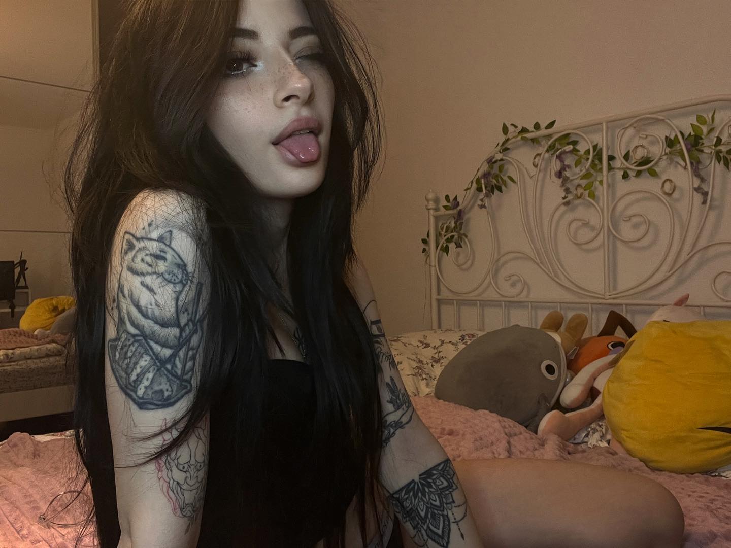 cata.leyah instagram image archive image