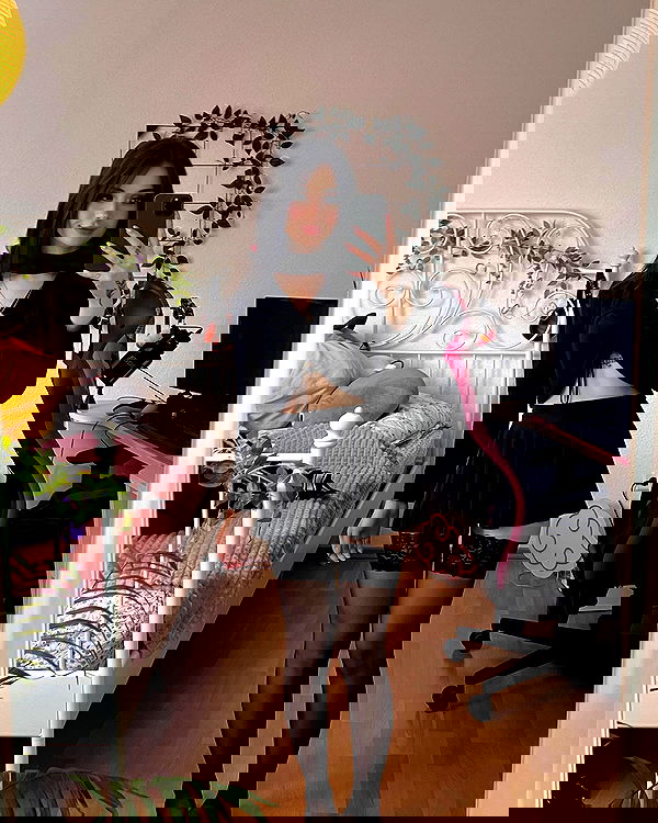 cata.leyah image ~ Altpins