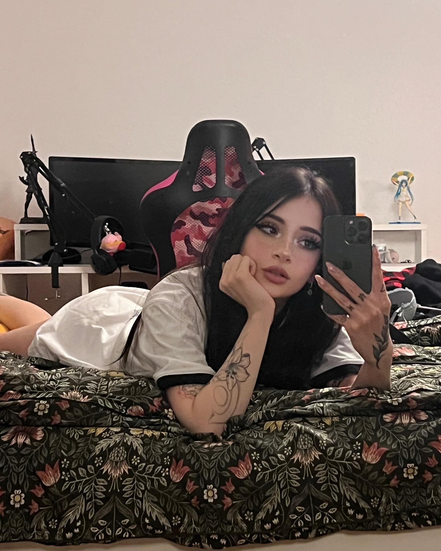 cata.leyah instagram image archive image