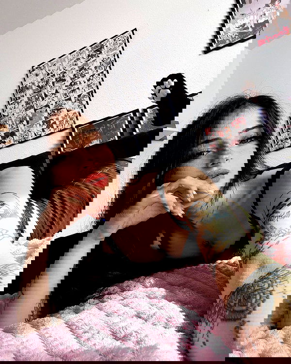 cata.leyah image ~ Altpins