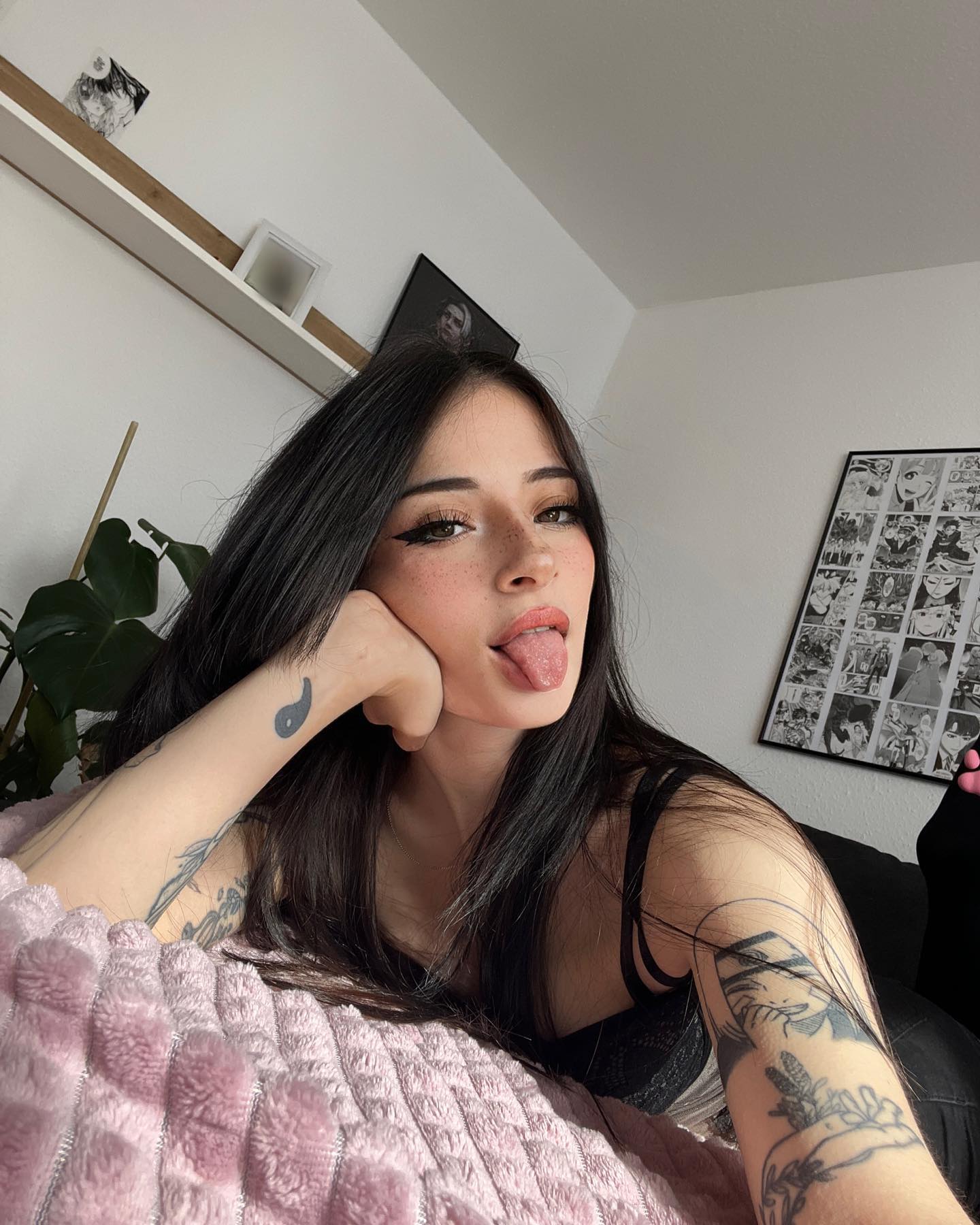 cata.leyah instagram image archive image