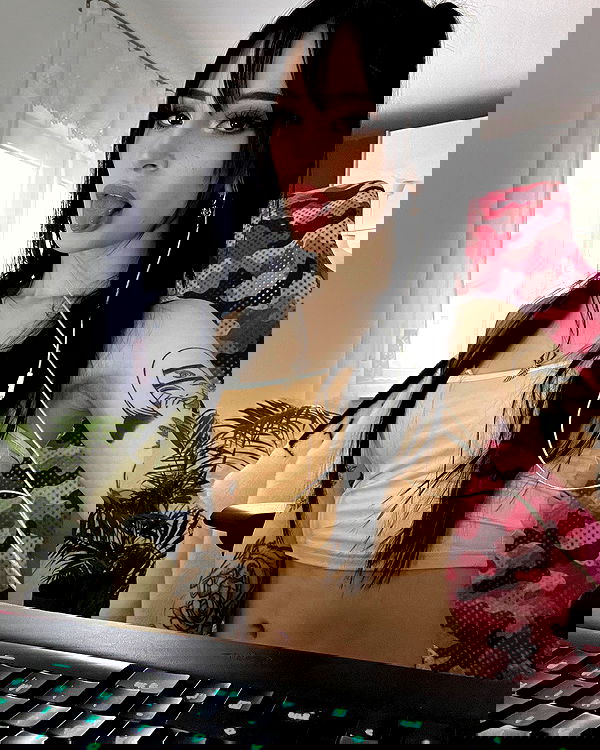 cata.leyah image ~ Altpins