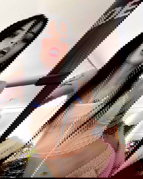 cata.leyah image ~ Altpins