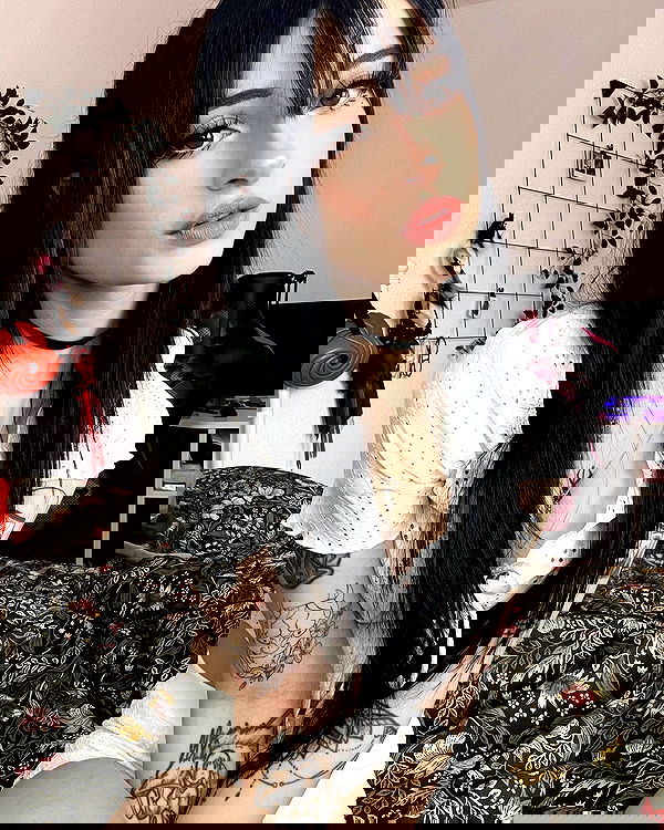 cata.leyah image ~ Altpins