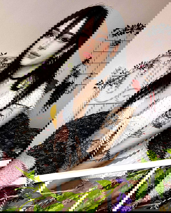 cata.leyah image ~ Altpins