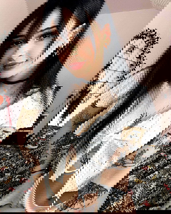 cata.leyah image ~ Altpins