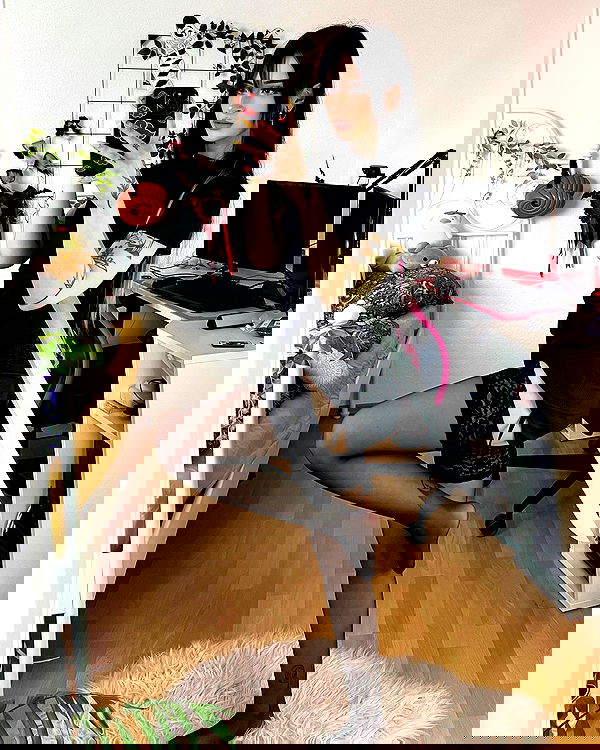 cata.leyah image ~ Altpins