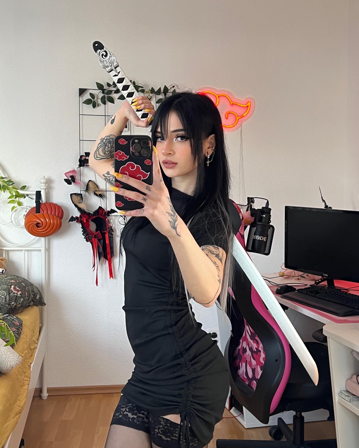 cata.leyah instagram image archive image