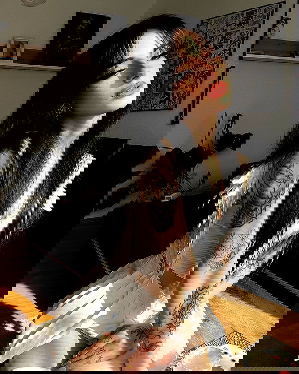 cata.leyah image ~ Altpins