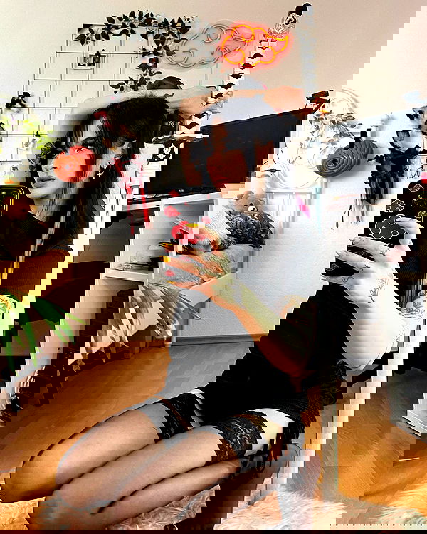 cata.leyah image ~ Altpins