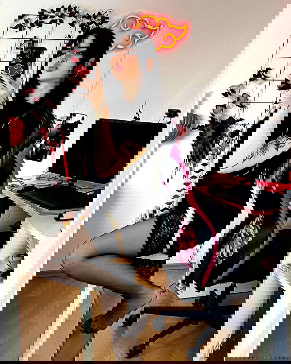 cata.leyah image ~ Altpins