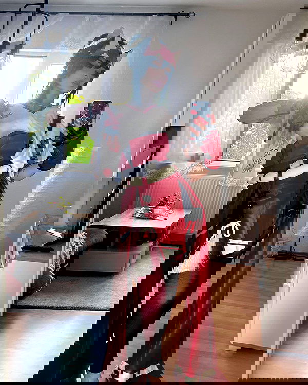 cata.leyah image ~ Altpins