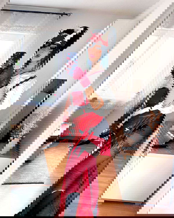 cata.leyah image ~ Altpins