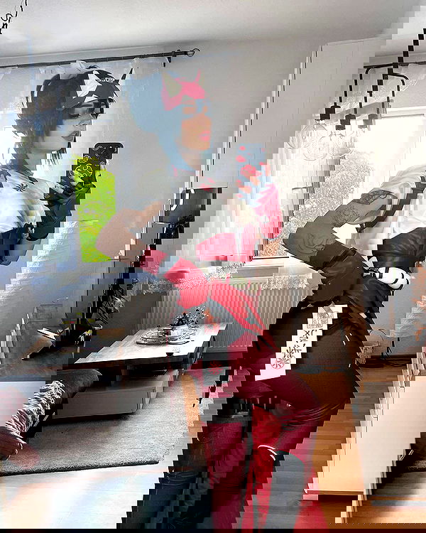 cata.leyah image ~ Altpins