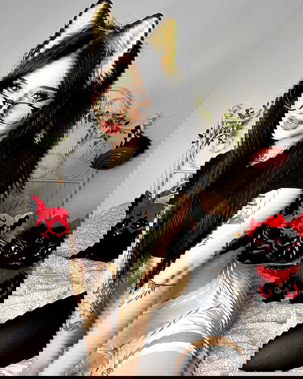 cata.leyah image ~ Altpins