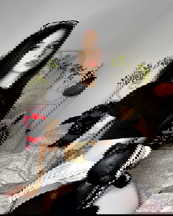 cata.leyah image ~ Altpins