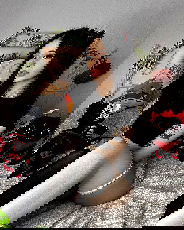 cata.leyah image ~ Altpins