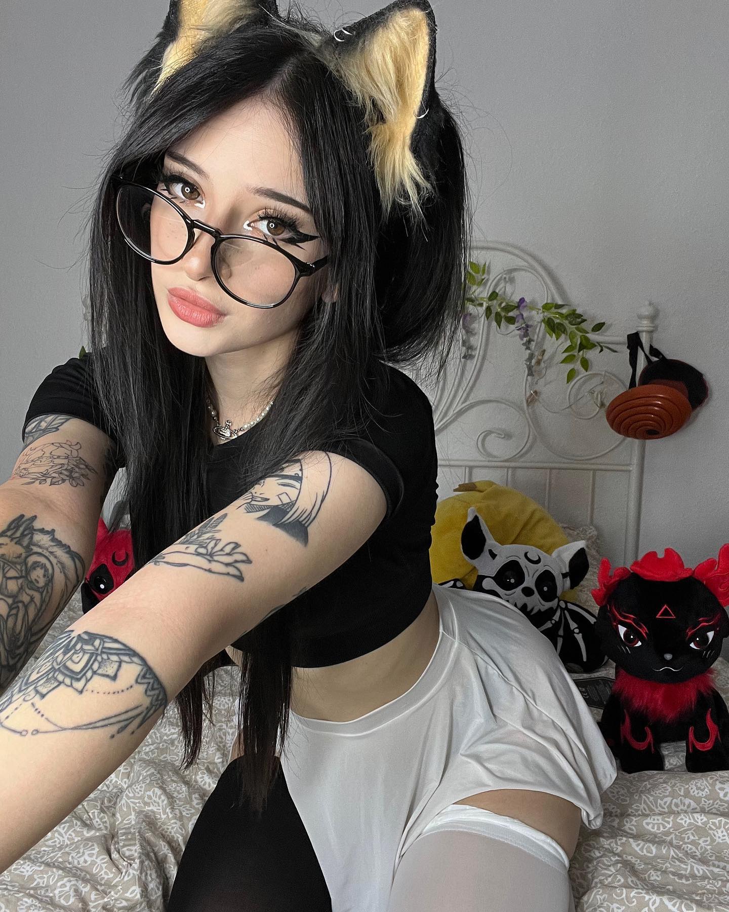 cata.leyah instagram image archive image