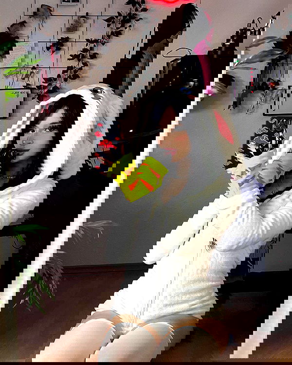 cata.leyah image ~ Altpins