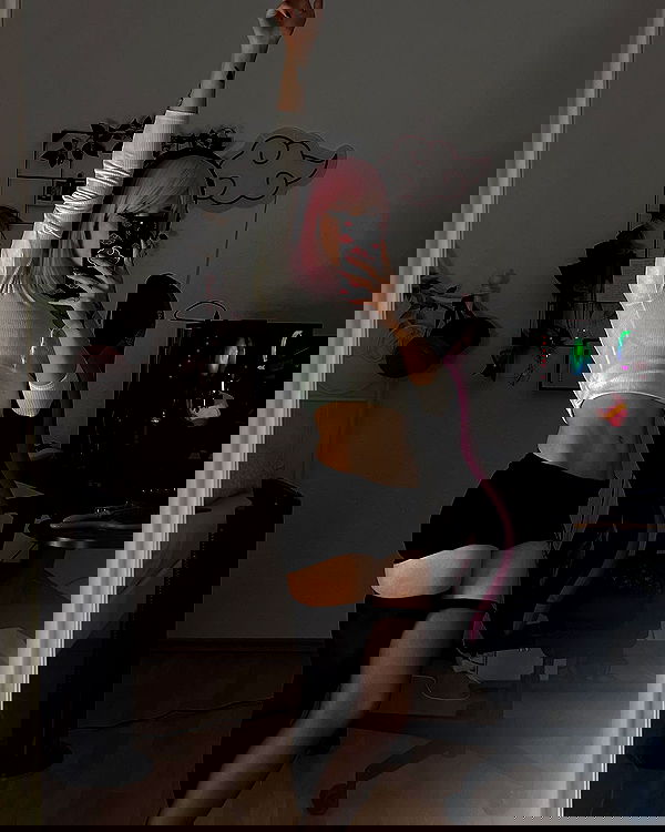 cata.leyah image ~ Altpins