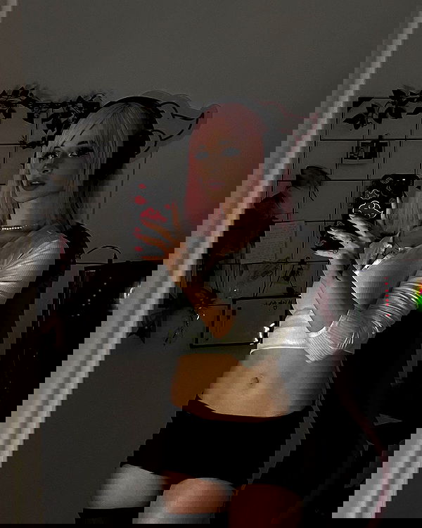 cata.leyah image ~ Altpins