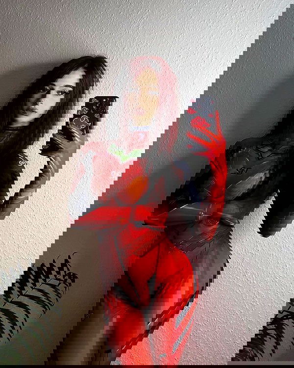 cata.leyah image ~ Altpins