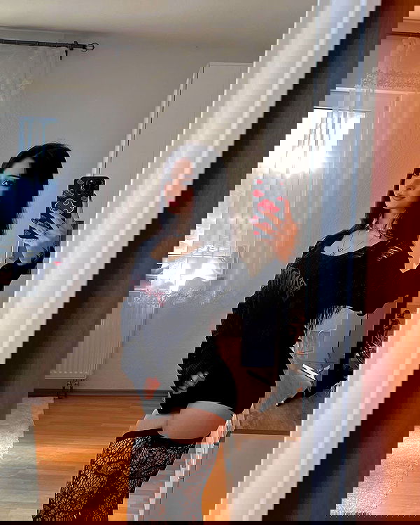 cata.leyah image ~ Altpins