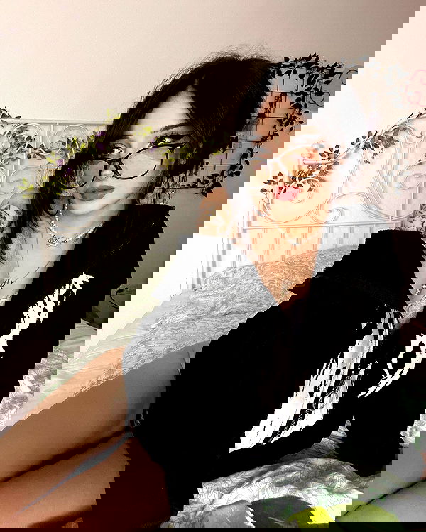 cata.leyah image ~ Altpins