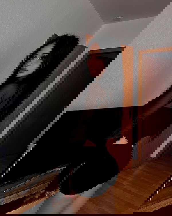 cata.leyah image ~ Altpins