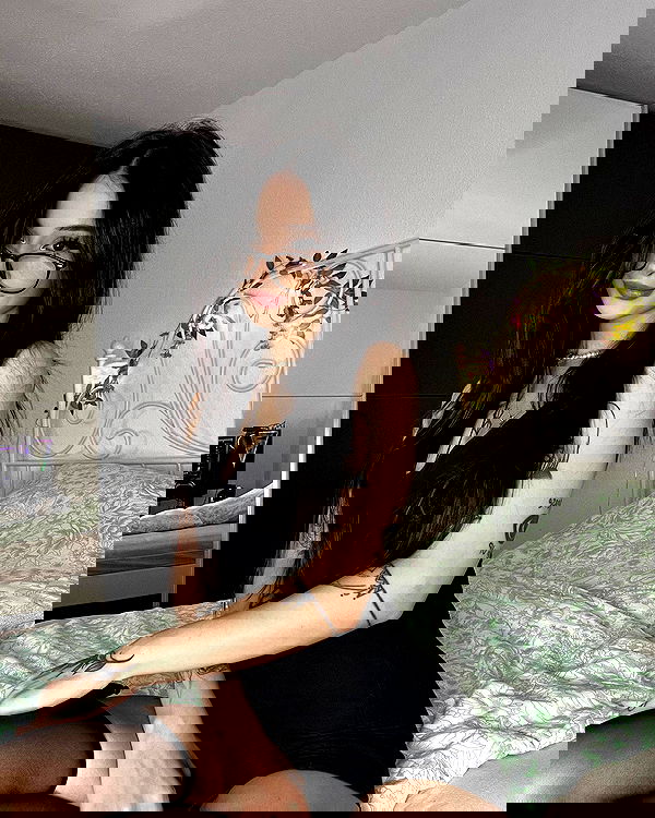 cata.leyah image ~ Altpins