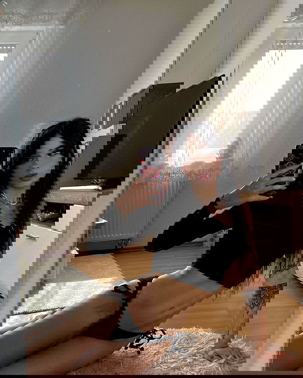 cata.leyah image ~ Altpins