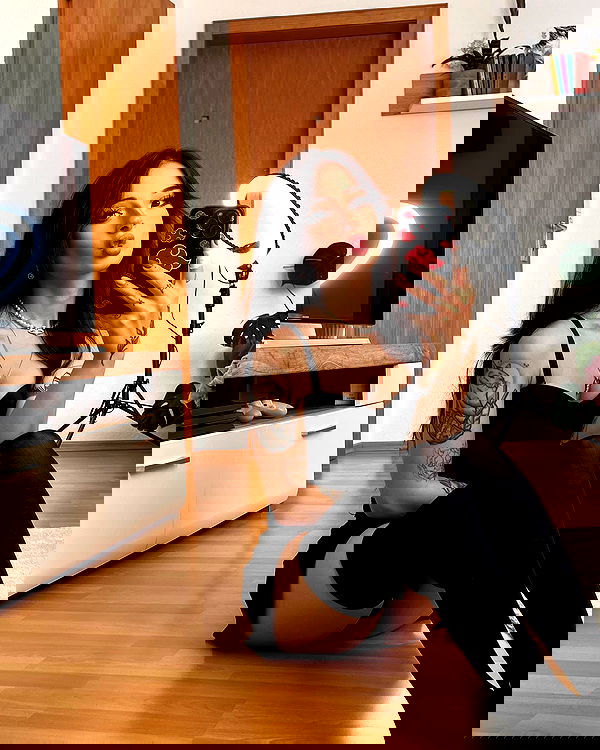 cata.leyah image ~ Altpins