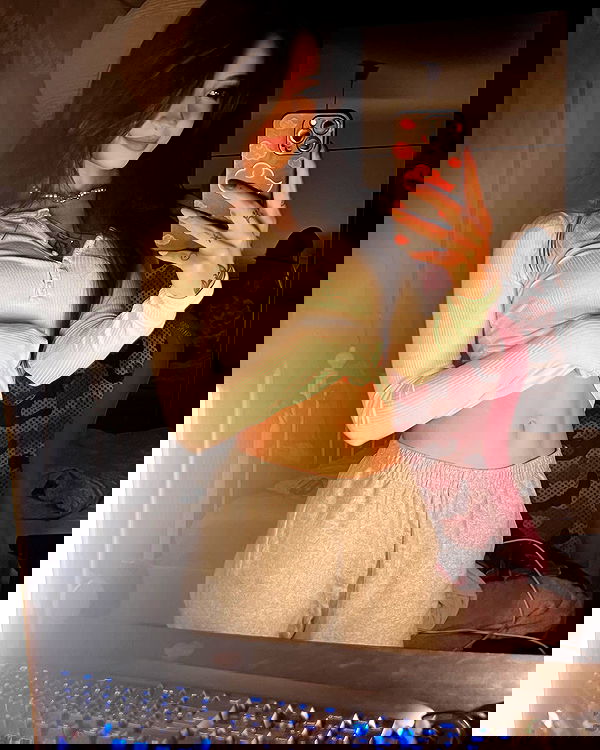 cata.leyah image ~ Altpins